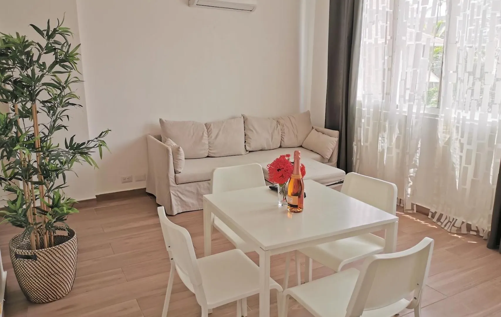 Caribbean Dream Suites With Rooftop Pool Playa Los Corales 蓬塔卡纳