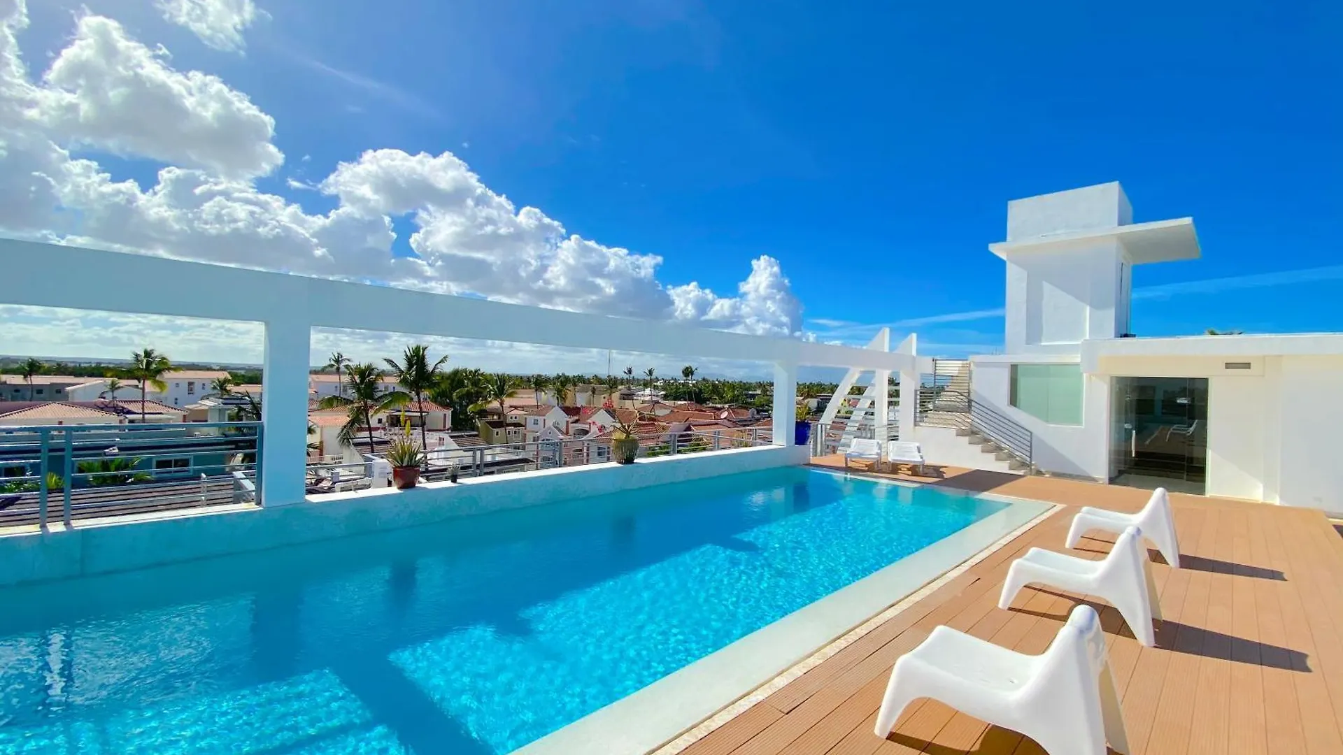 Caribbean Dream Suites With Rooftop Pool Playa Los Corales联系方式
